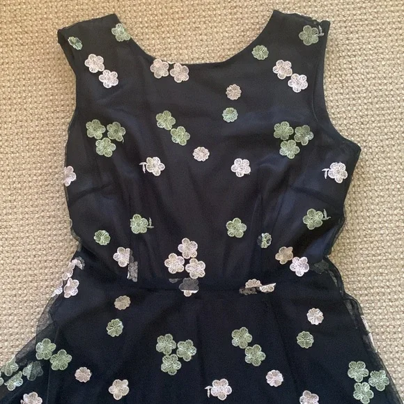 Tahari, size 10, embroidered pink, blue and green on black - Picture 3 of 6